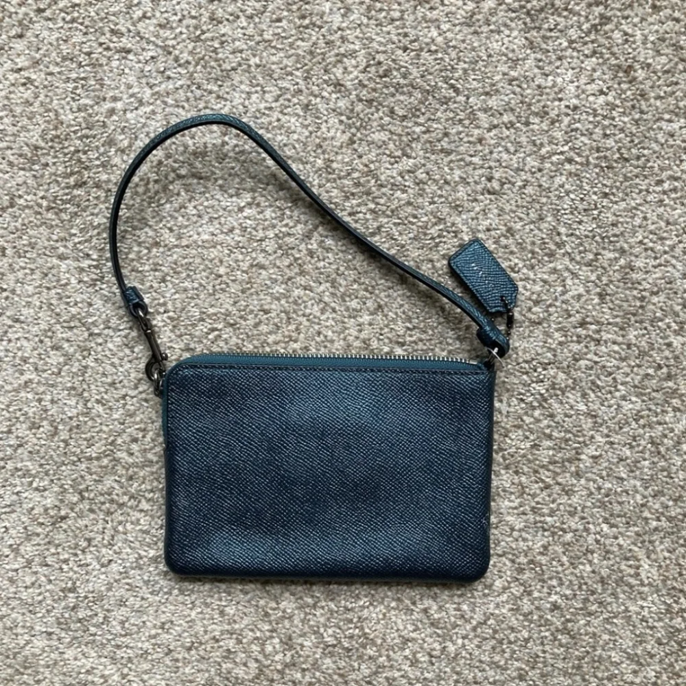 SOLD Coach Metallic Teal Glitter Crossgrain Leather Wristlet Peacock Saffiano - Picture 5 of 6